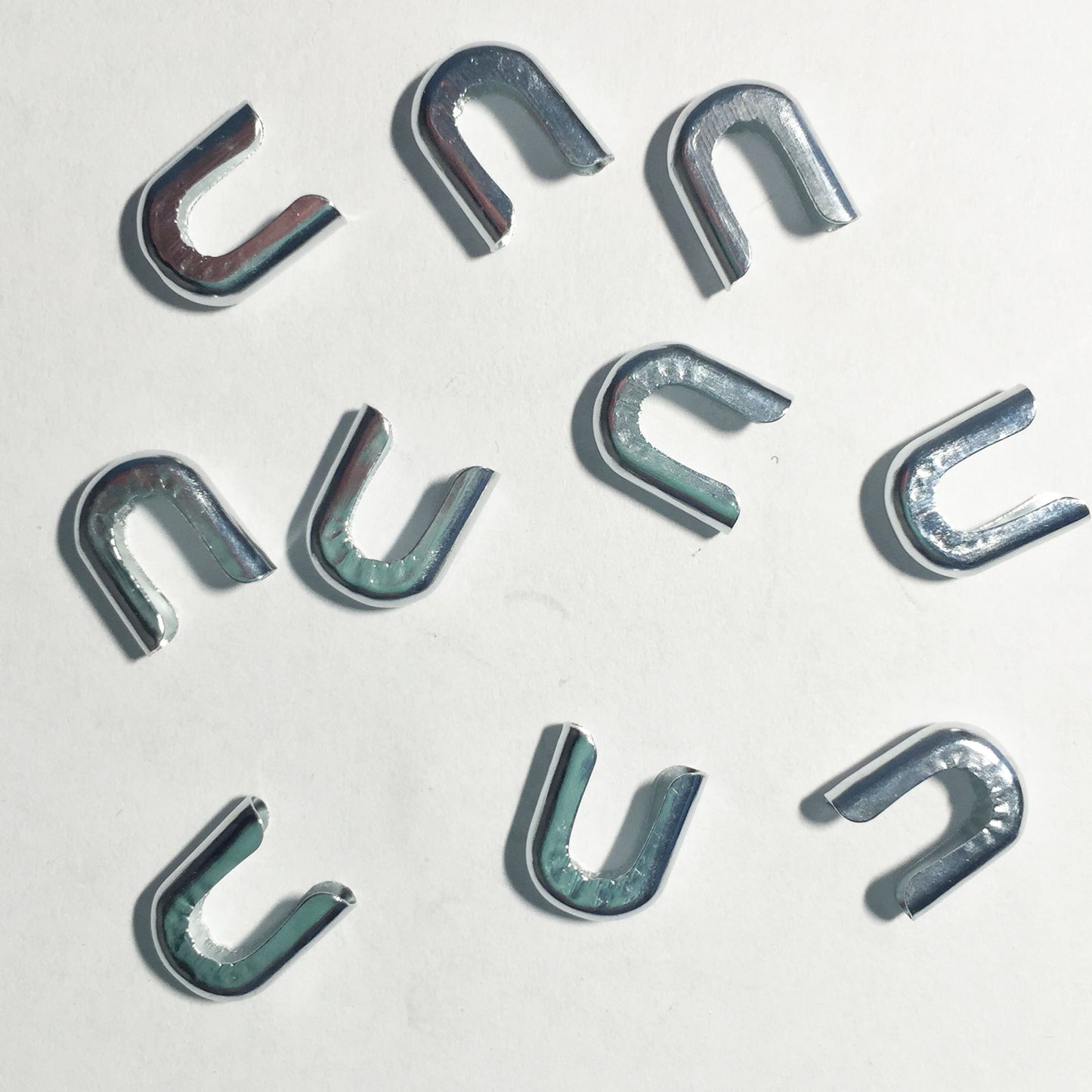 Eloja® Set 3 m Spiralfedern und 30 Endkappen Korsettstäbe Korsett Stäbe